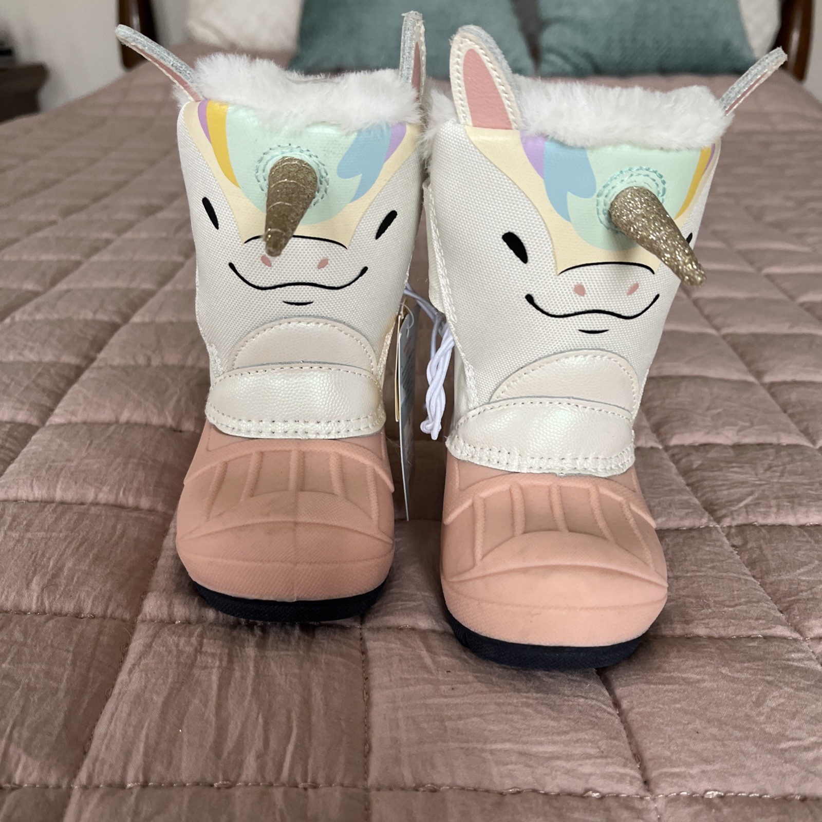 CAT & JACK GIRLS BOOTS SIZE 5