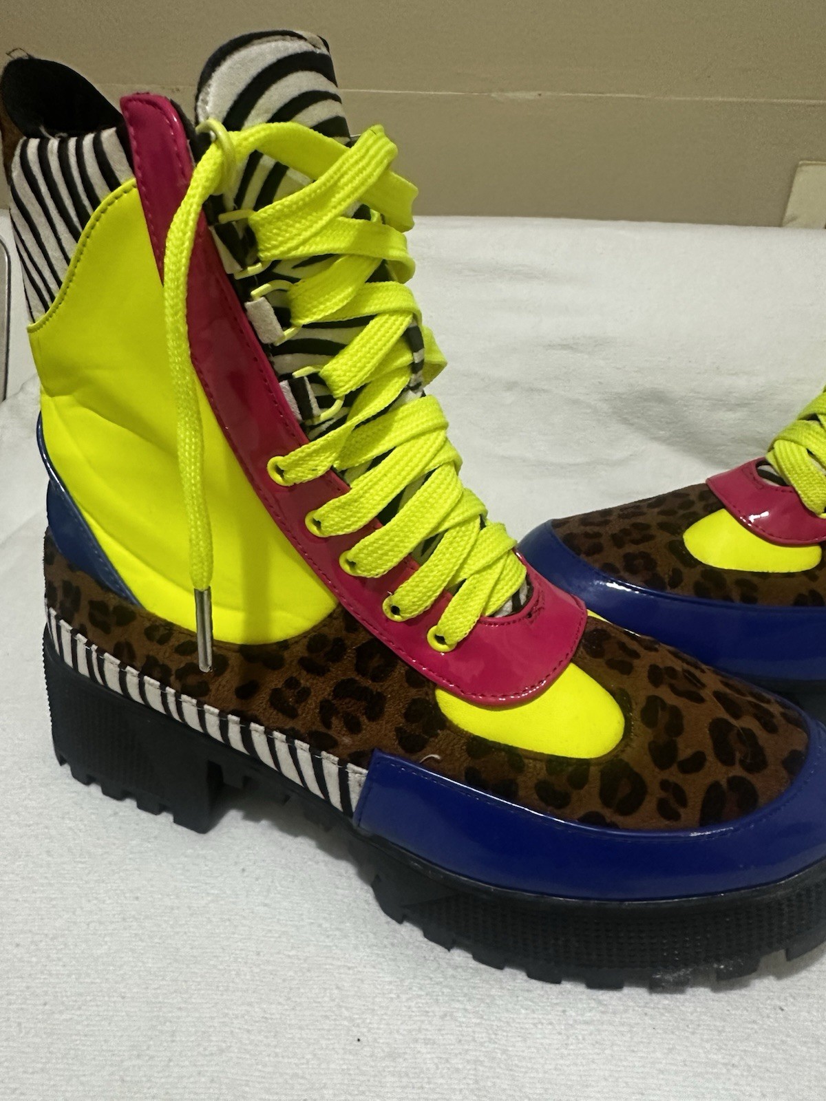 Sz: 7 Women Boots Multicolor