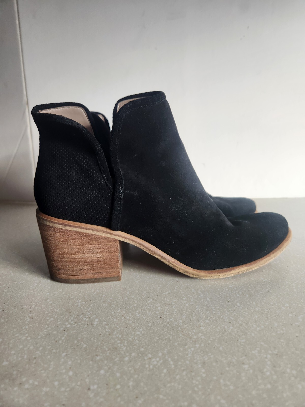 HINGE ANKLE WOMEN BOOTS SIZE 8.5 M BLACK SUEDE LEATHER