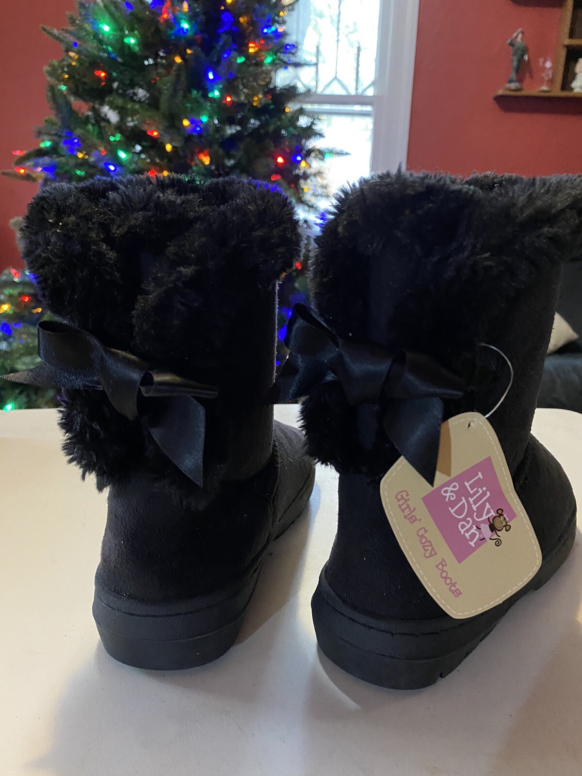 Girls Winter Boots Size 2/3 Lily and Dan with Bows.  Cute! Soft.