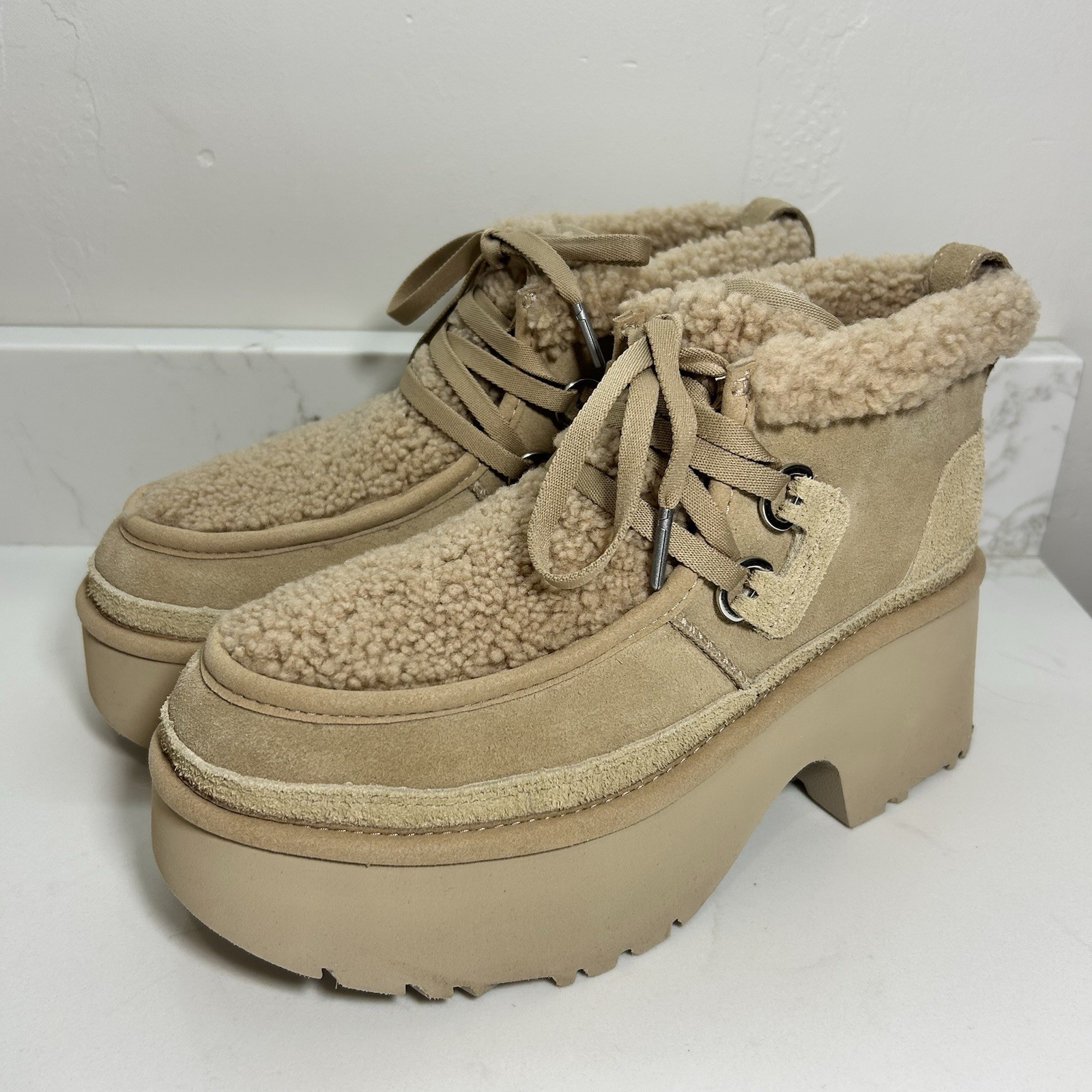 UGG NEW CLASSIC NEW HEIGHTS LACE UP  WOMEN BOOTS SAND US 9