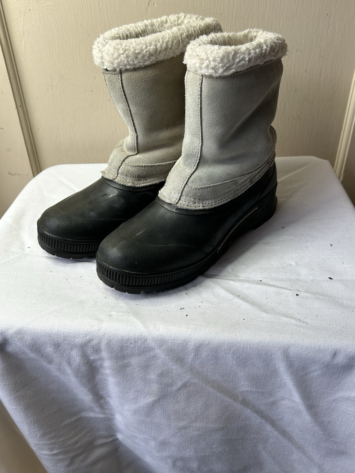 Polaris Snow Boots Thinsulate Leather  Fur Lined Top Zip Up Women’s Size 9