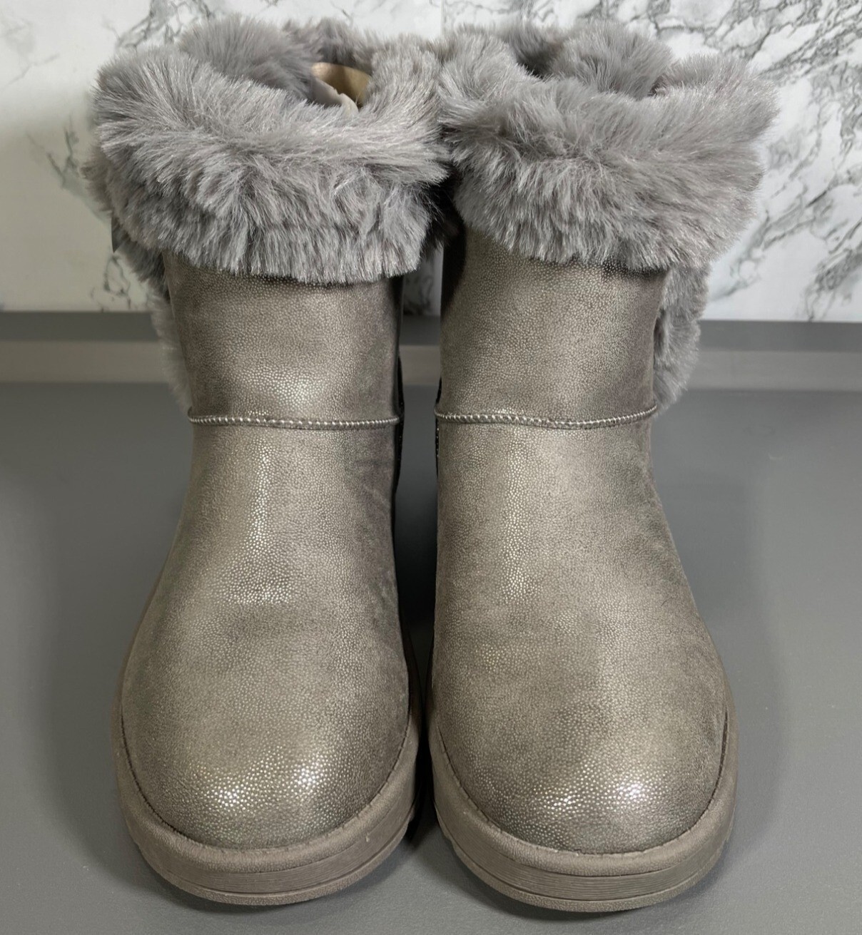 Sonoma Goods For Life Alainaa Size 6  girls winter boots Gray Faux Fur-Lined  m