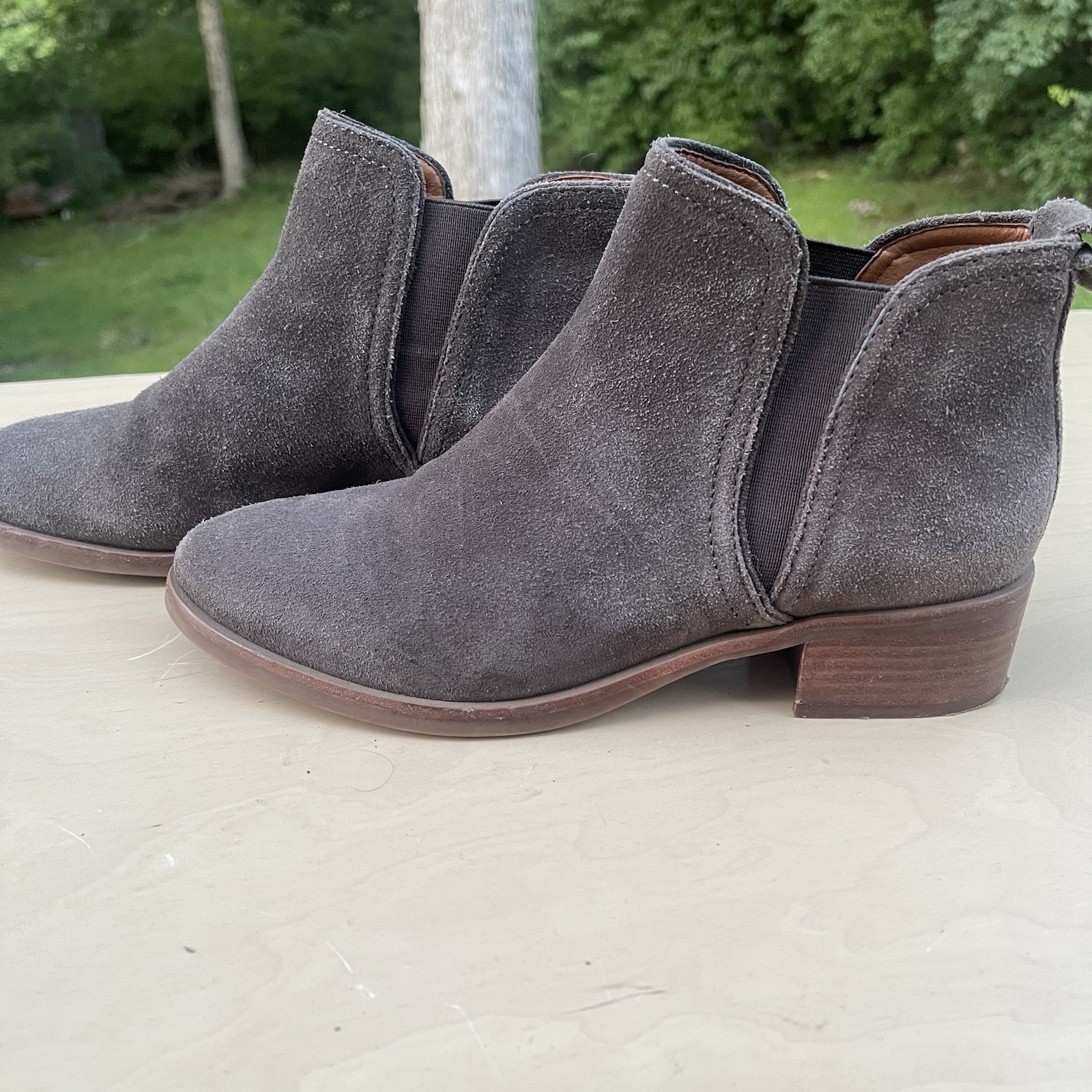 Lucky Brand Women Boots 8M Gray Suede Pull On Ankle Block Heel Booties Shoes