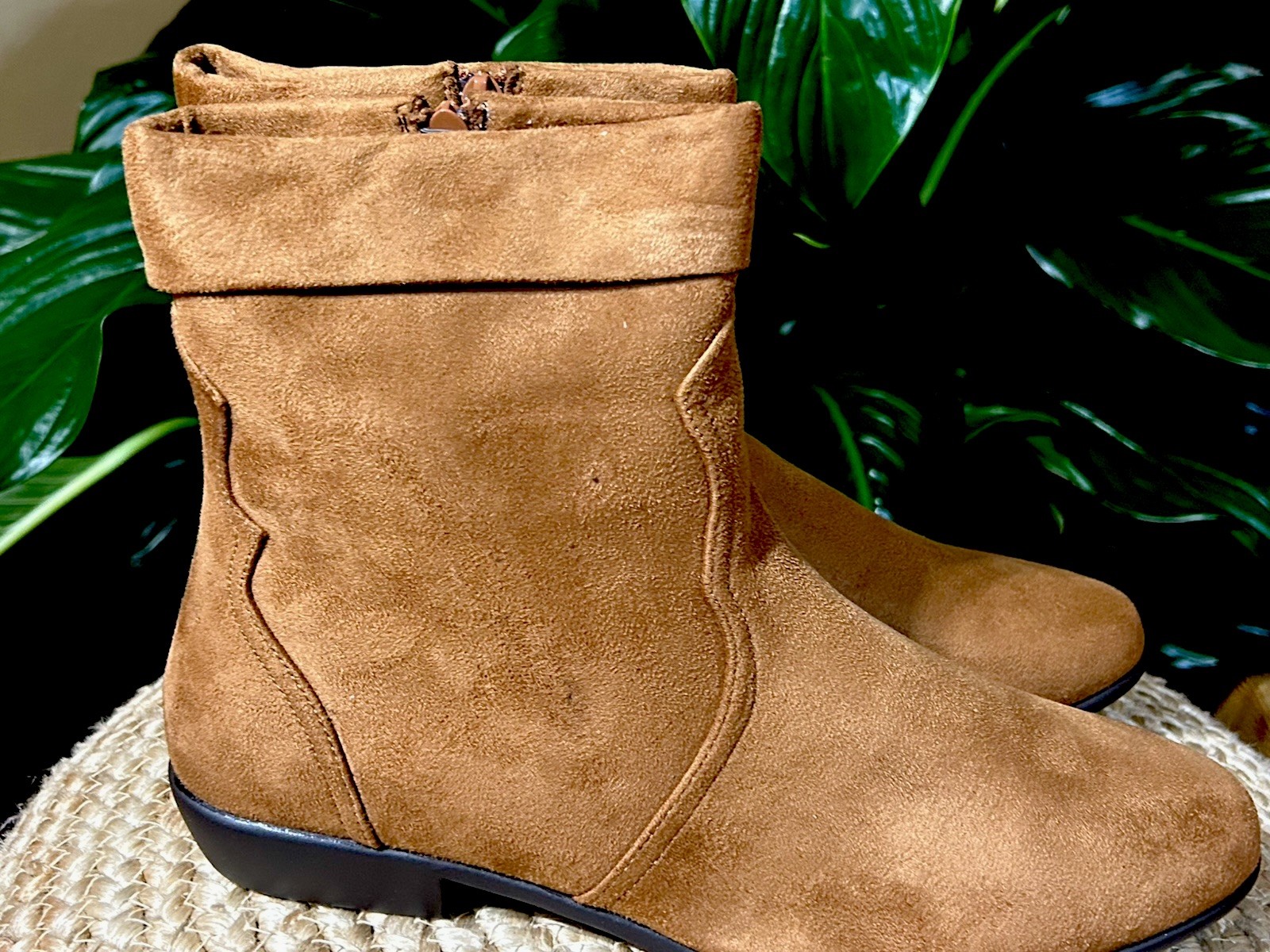 Women Boots Size 10W