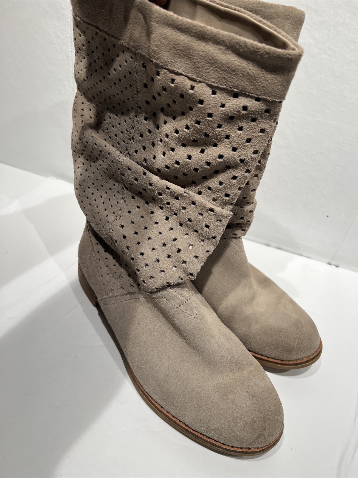 TOMS Women Boots 7.5M Taupe Perforated suede Leather Block Heels Rubber Sole
