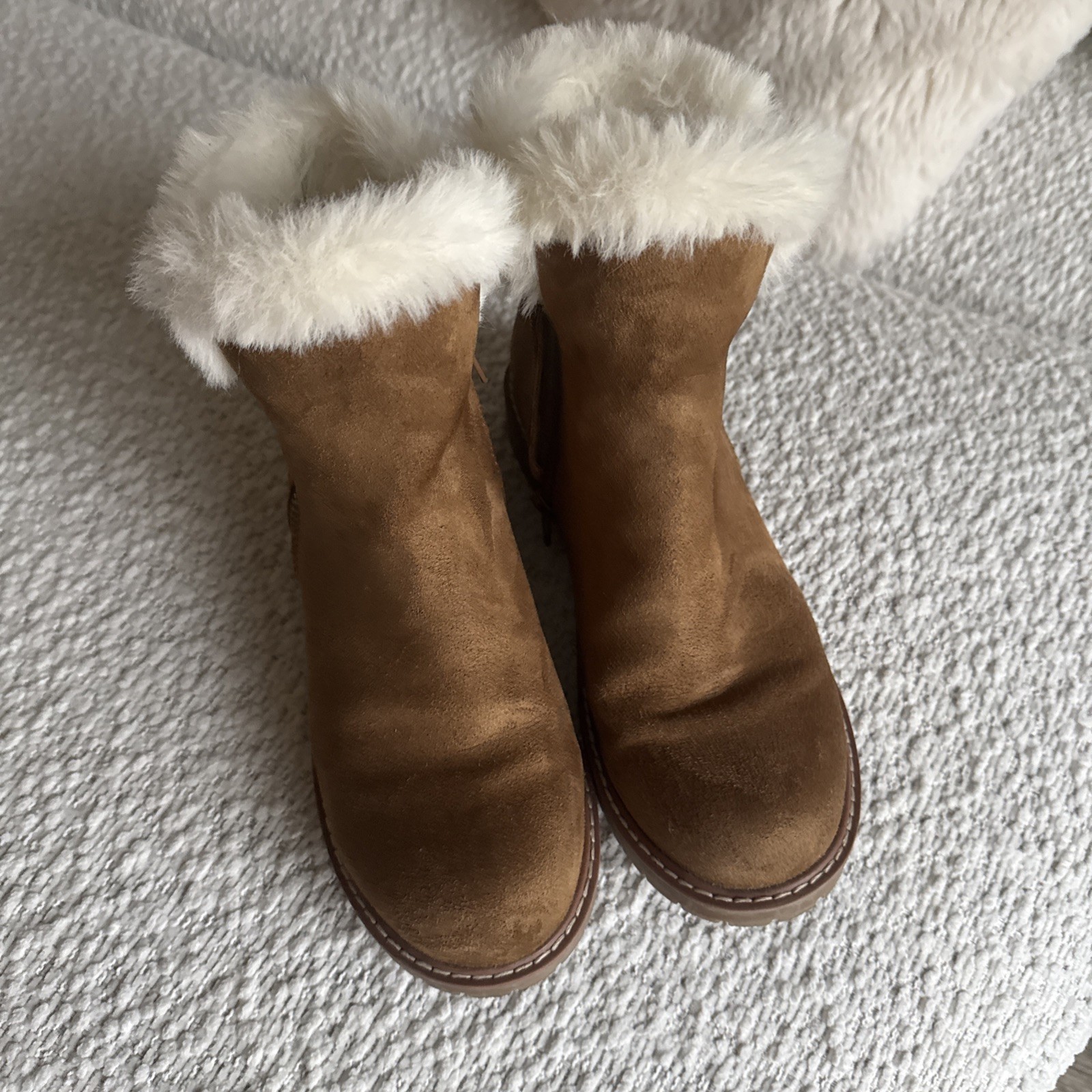 American Eagle Women Boots Size 7 Color Camel
