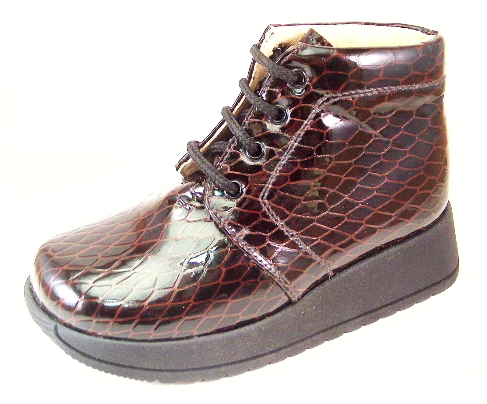 DE OSU/FARO – Spain -Girls Boots -Brown Croc Patent Leather – European -Size 7-9