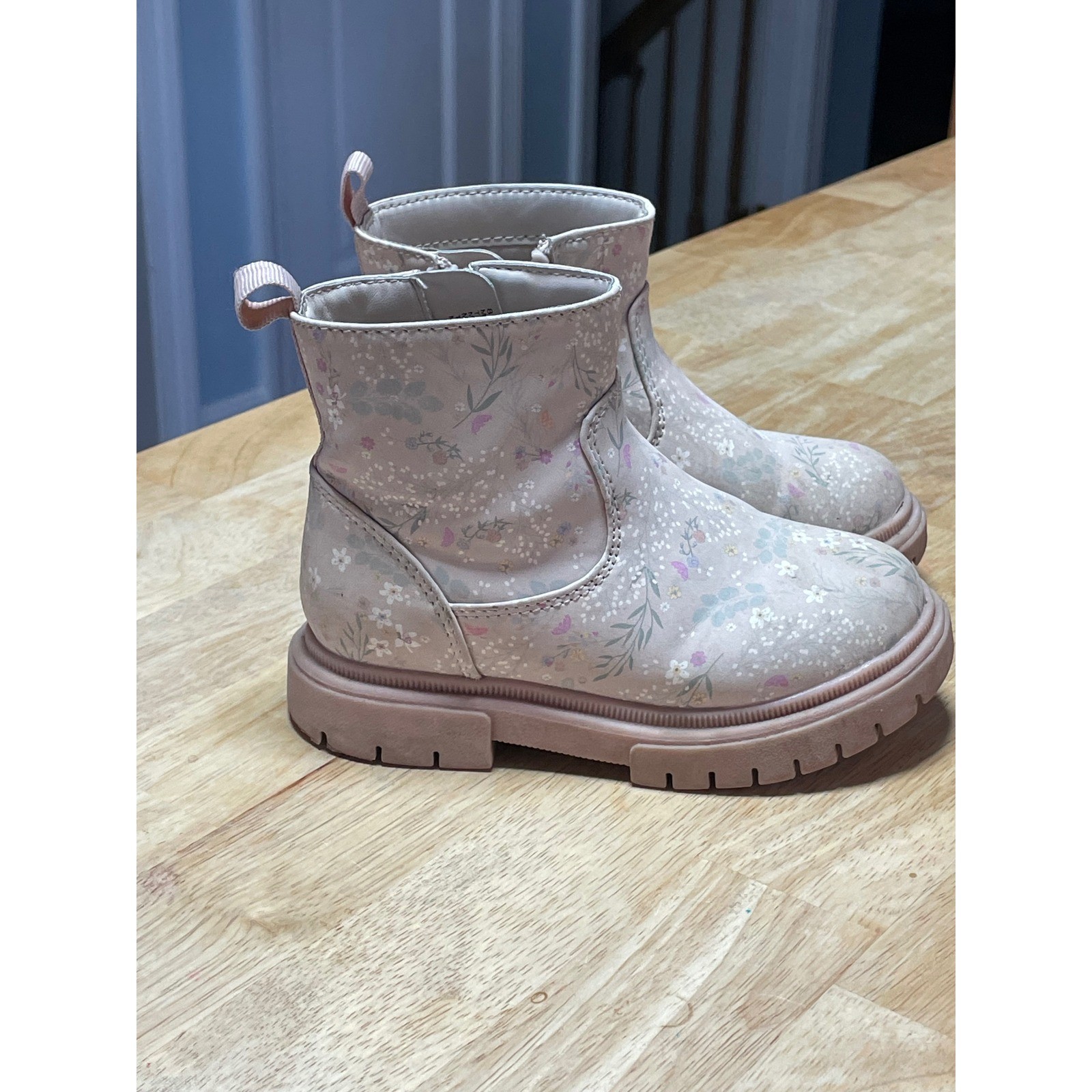 Kids Floral Print Boots Pink Tan Side Zip Pull Tab Chunky Sole Size 8