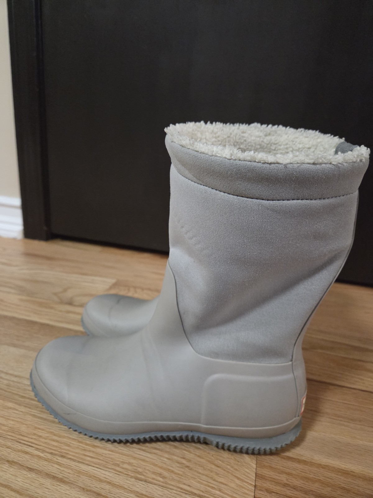 HUNTER WATERPROOF RUBBER WOMEN BOOTS SIZE 7 GRAY