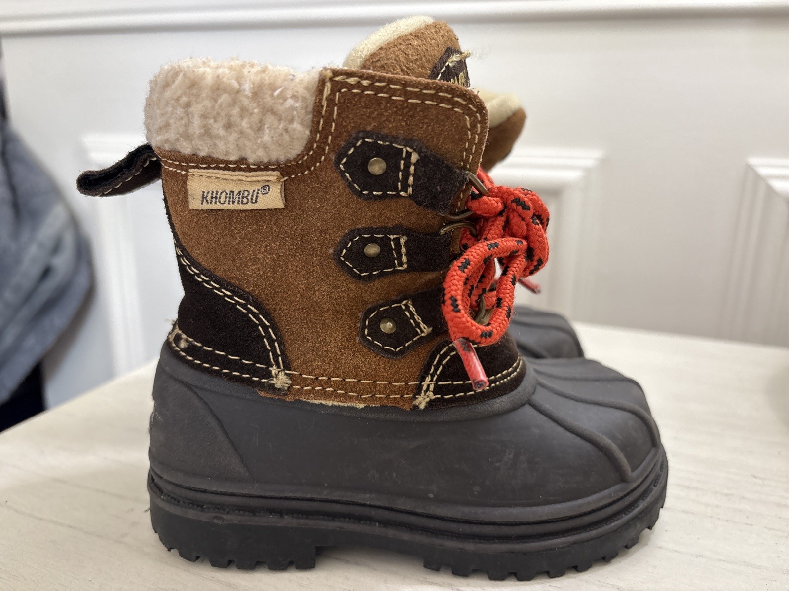 Khombu ‘Timber’ Waterproof Winter Boots – Kids Size 8M – Insulated Snow Boots