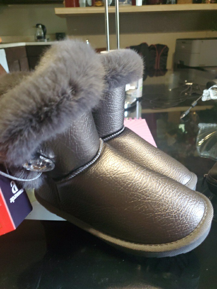 APAWWA Girls Boots Fur Lined Slip-On Warm Girls Grey Snow Boots 34