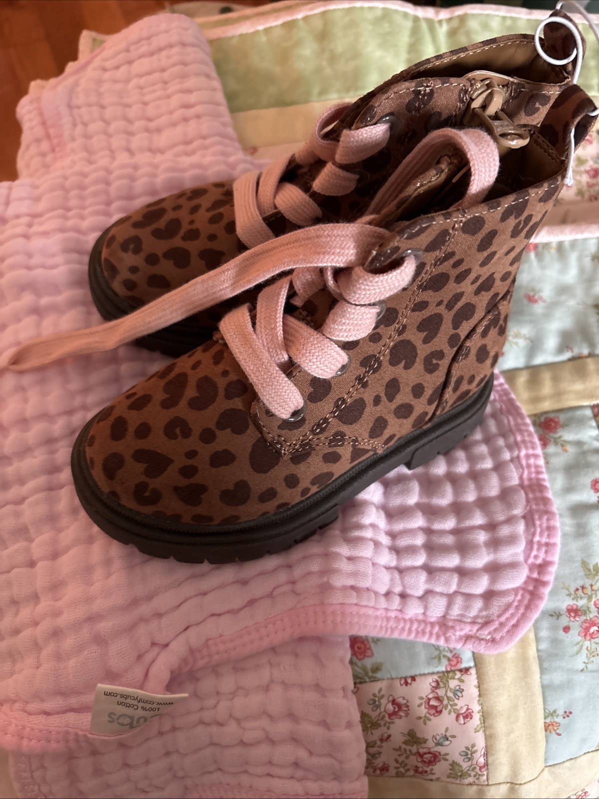 Cat and Jack Girls’ Boots Size 8