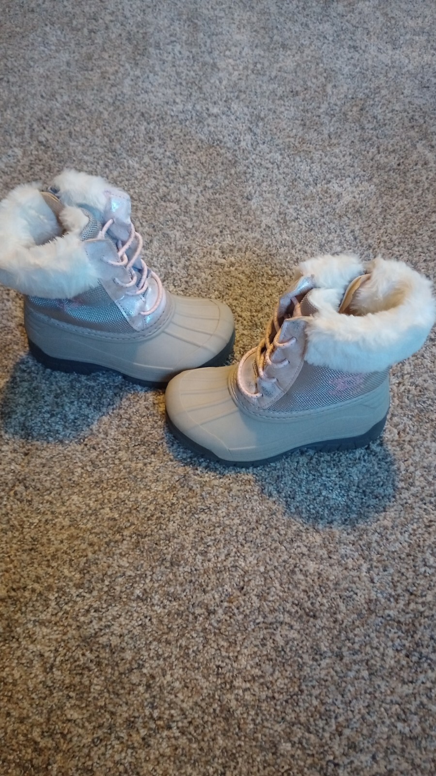 OSHKOSH Winter boots Toddler Size 8 Kids, girls.