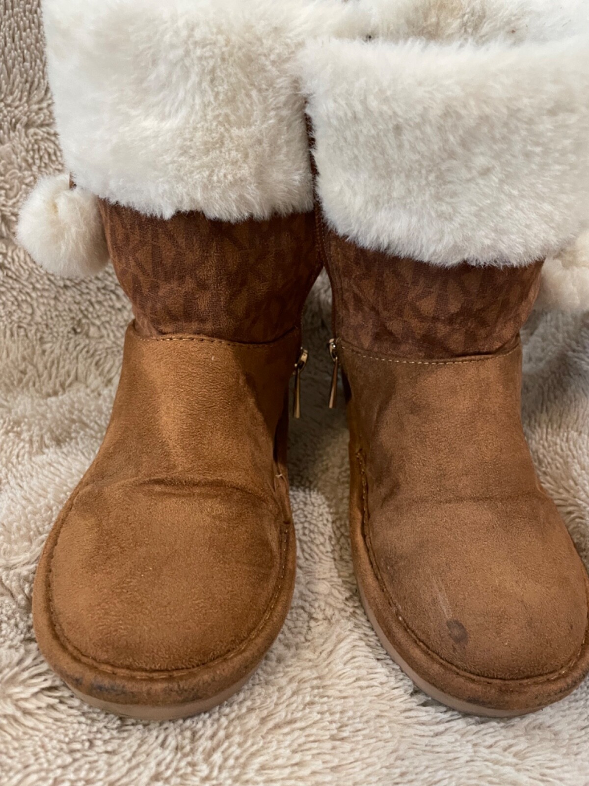 Michael Kors Girls Winter Boots 12 Children Pompoms Faux Fur Tan white