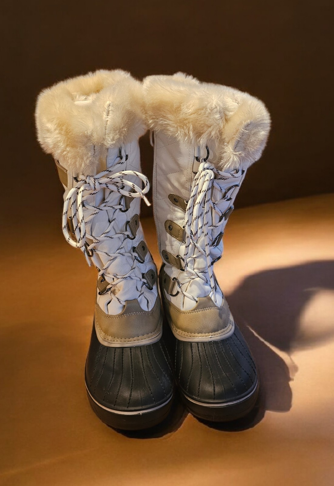 Dream Pairs Women Winter Boots With Fur Lining In White/Beige Size 9 NWOT