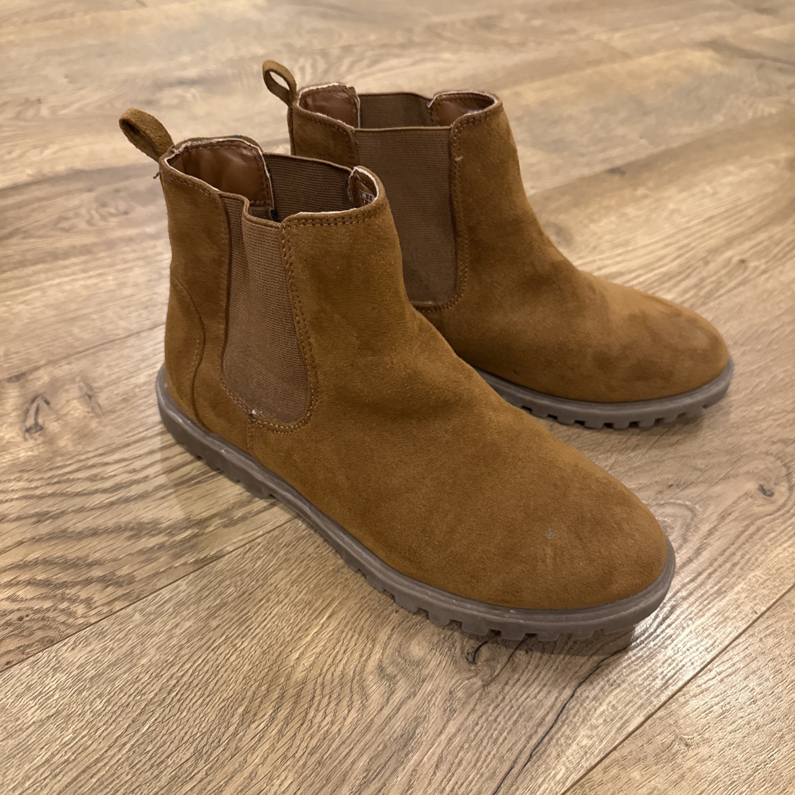 Gap Kids Girls Boots Size 4 Suede Ankle Boots Stretch Sides Tan Preppy