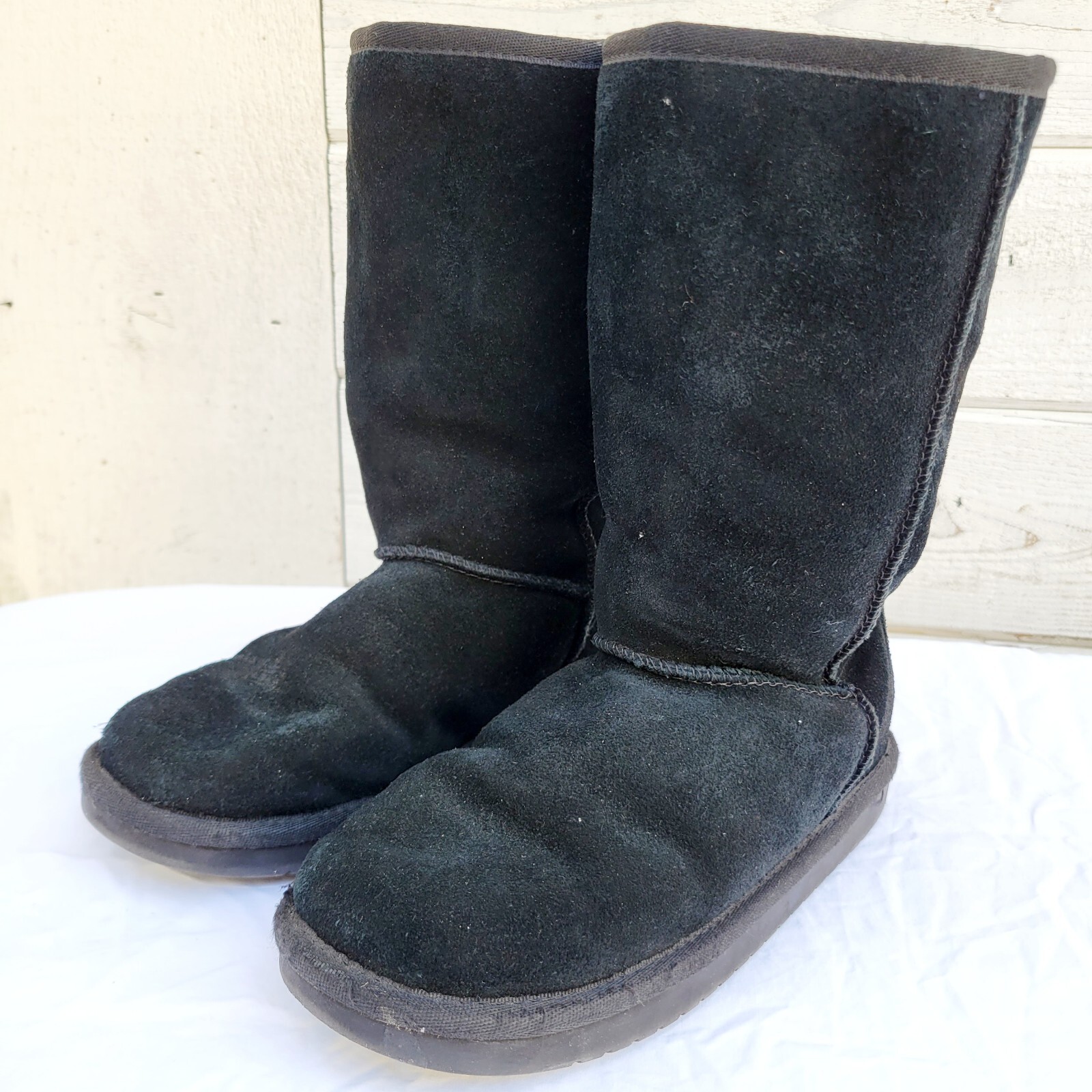 Koolaburra by UGG Girls’ Black Suede Koola Tall Boots – size 1 Youth