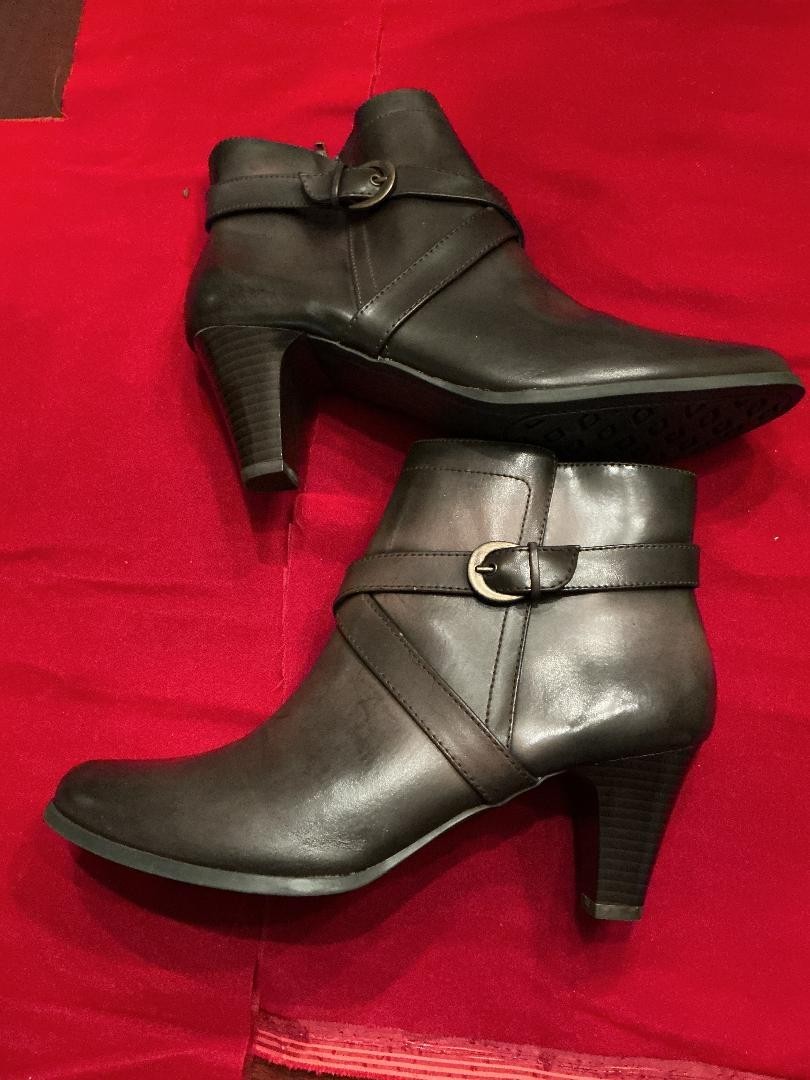 White Mountain Boots Womens 9 M Range Ankle Bootie