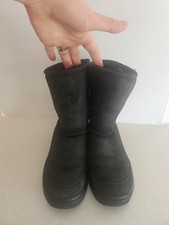 UGG AUSTRALIA WOMEN BOOTS SIZE 6  BLACK LEATHER /FUR SHEEPSKIN
