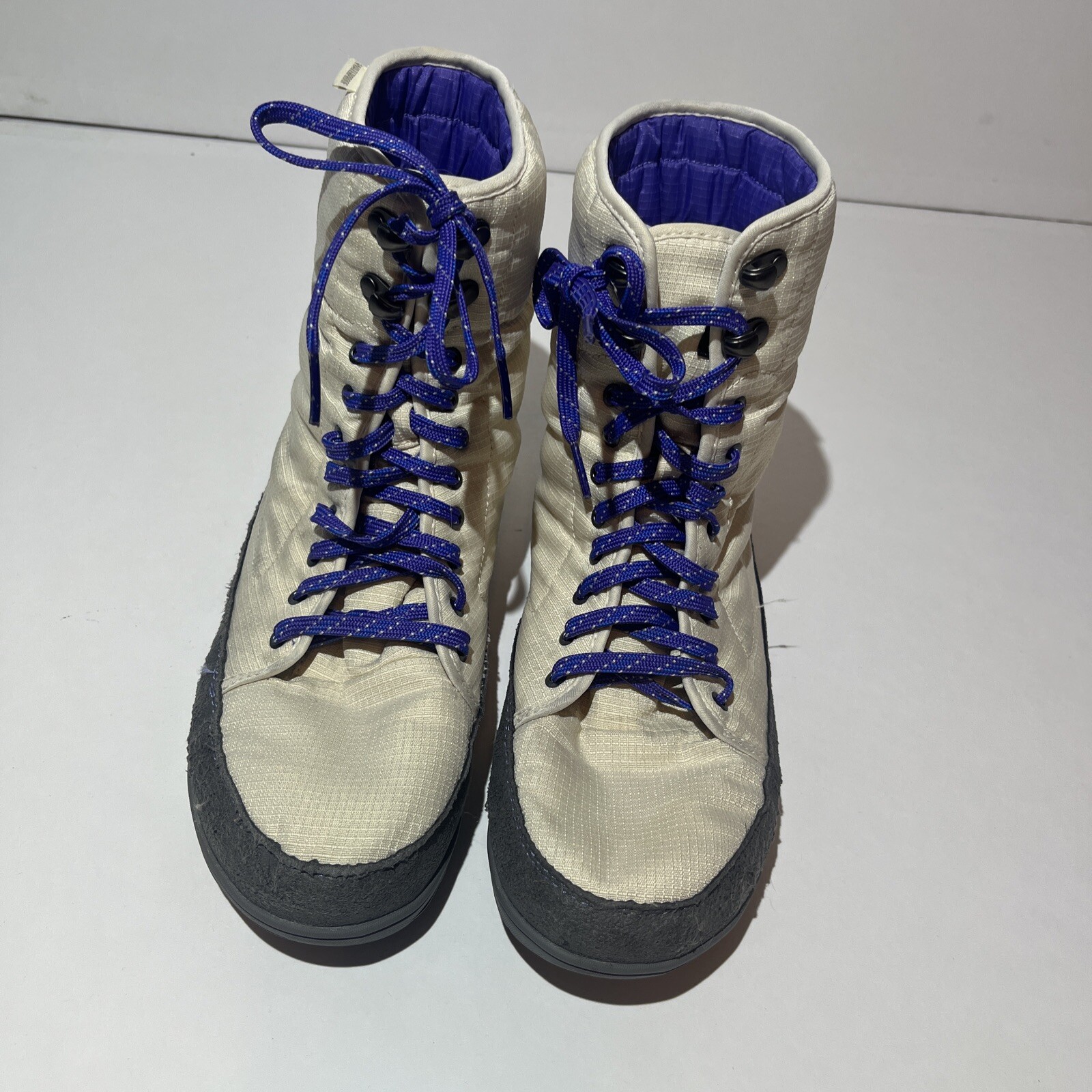 Pantagonia Activist Puff High Water Proof Women Boots Size 8.5