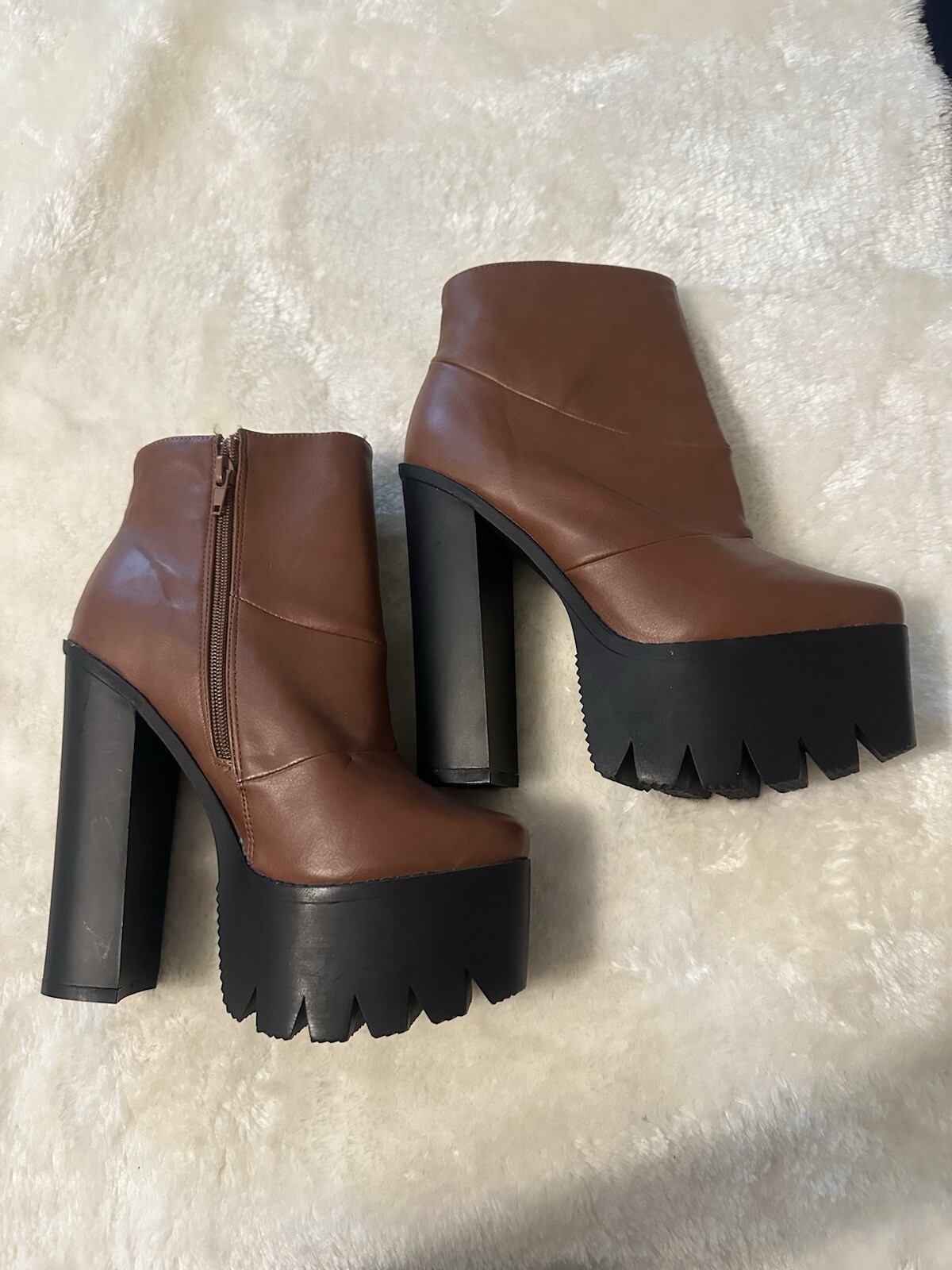 women boots size 8