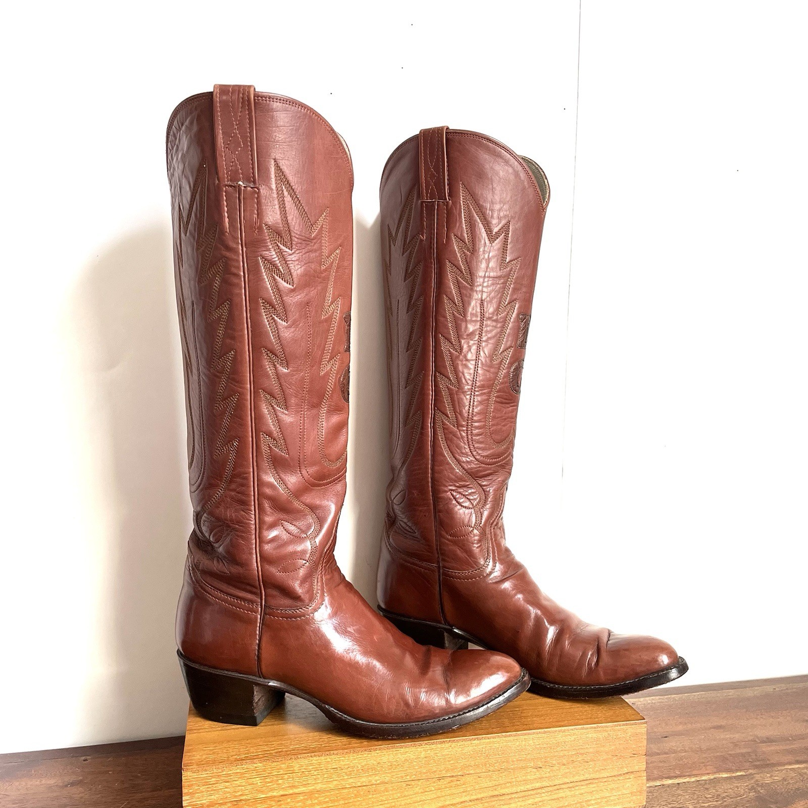 Tall Handcrafted Leather 16″ Cowboy Boots women size 7