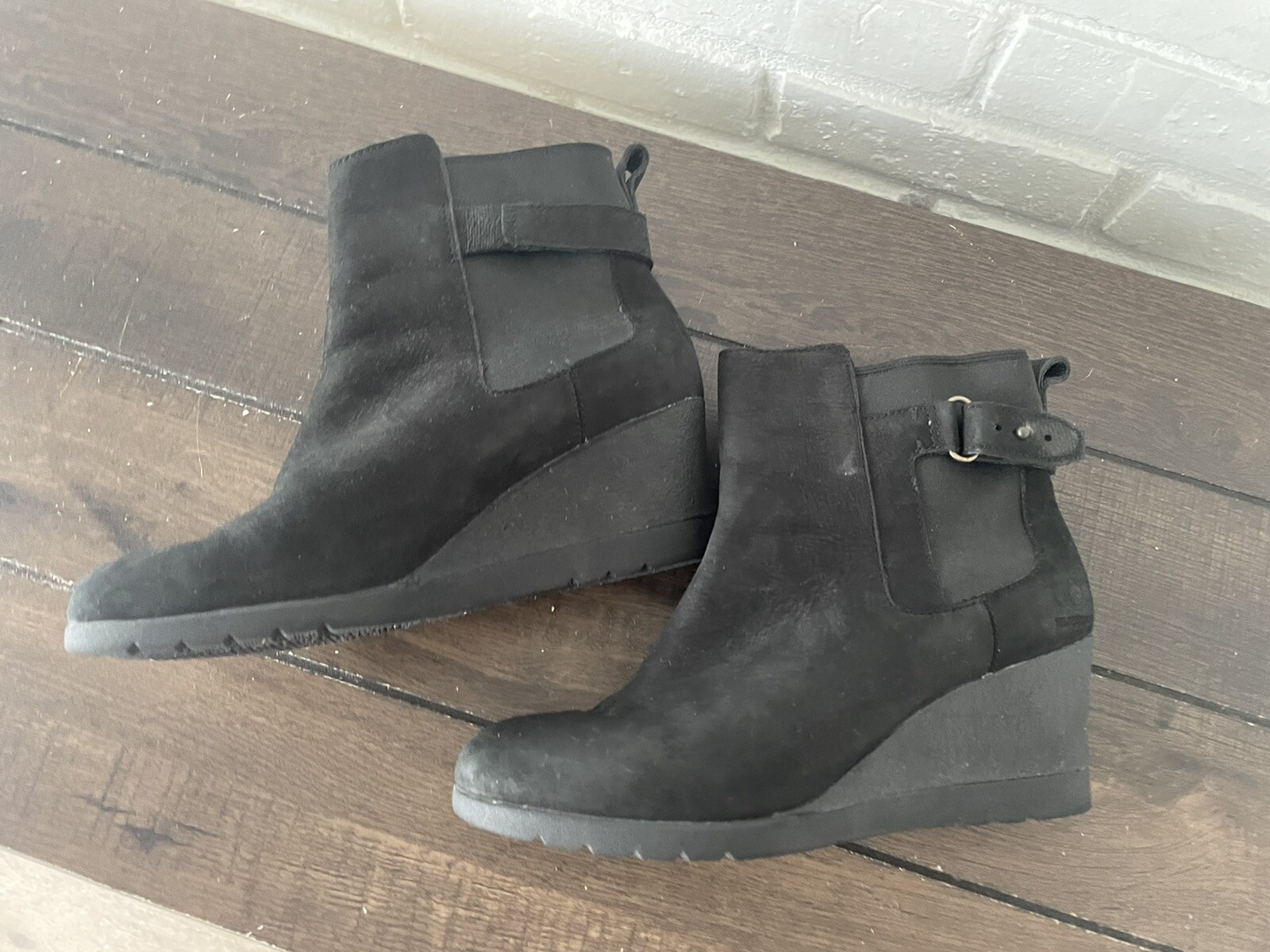 UGG Indra  Black Wedge Waterproof Leather Nubuck Women Boots Sz 7