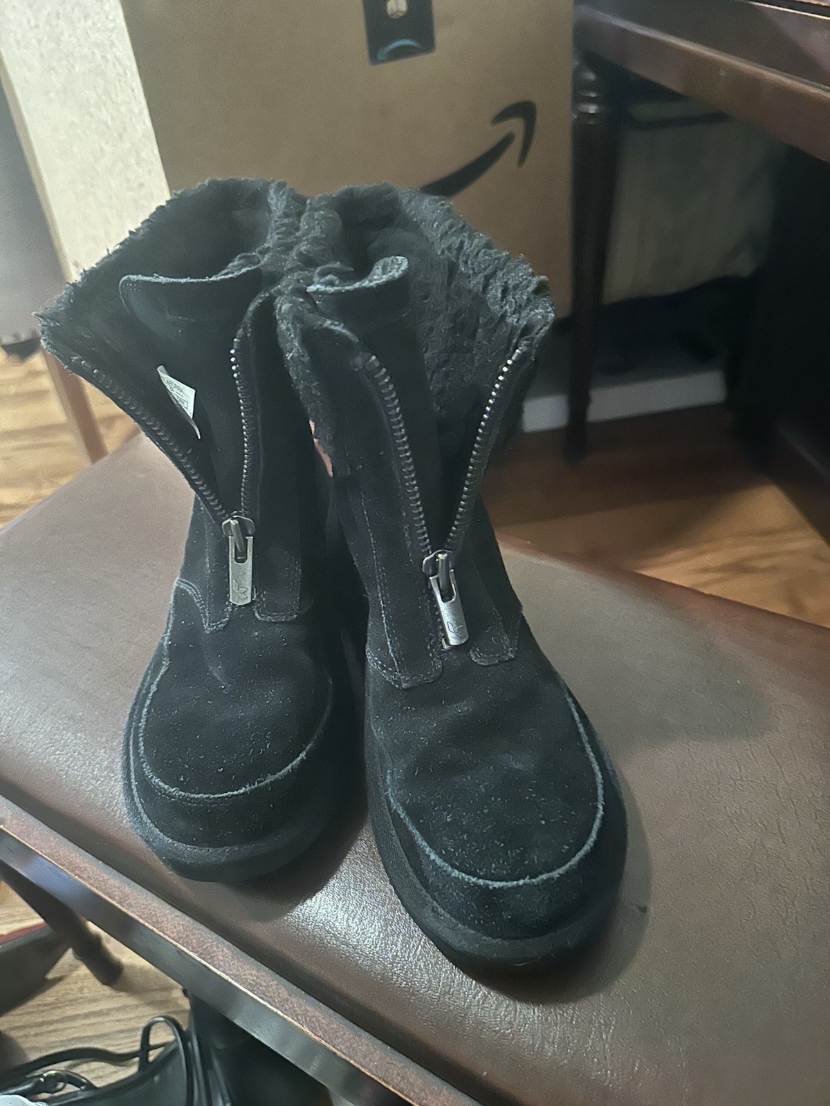 Women Boots Size 8 Kookaburra by UGG