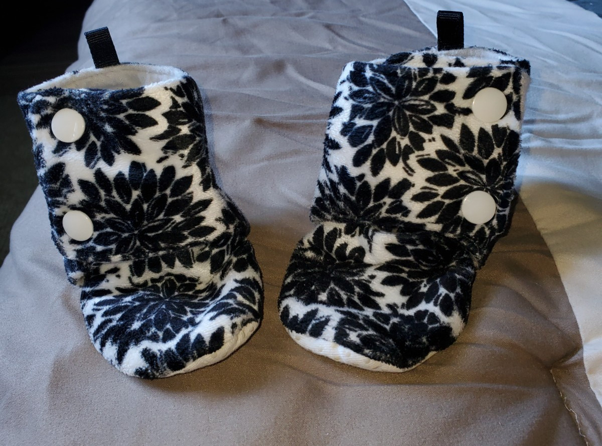 Cute 6-9 Months Size Girls Boots Baby Booties White Black Flowers by WildNoggins