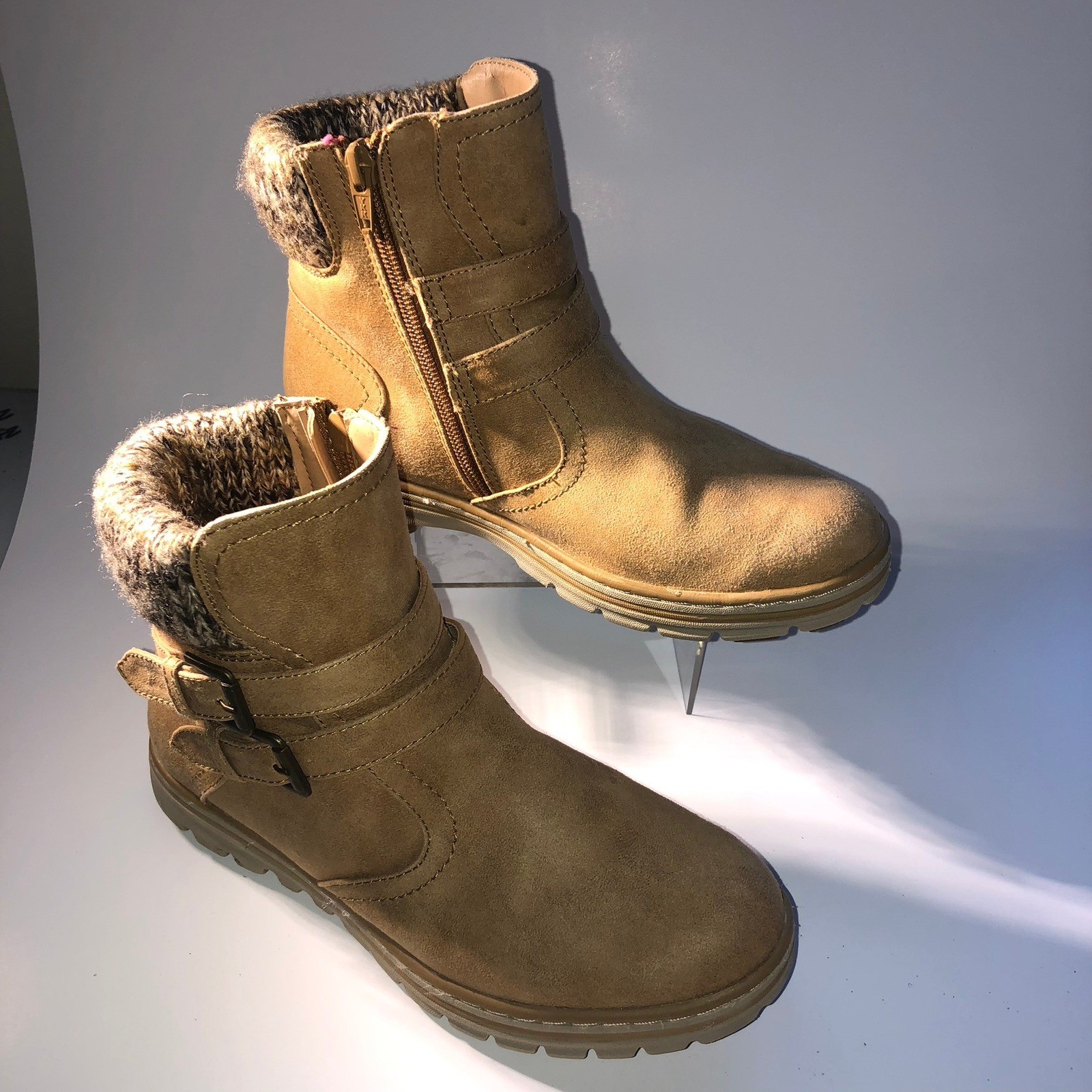 Girls Tan Suede Faux Fur Lined Winter Boots Size 6M Zip Buckle Detail
