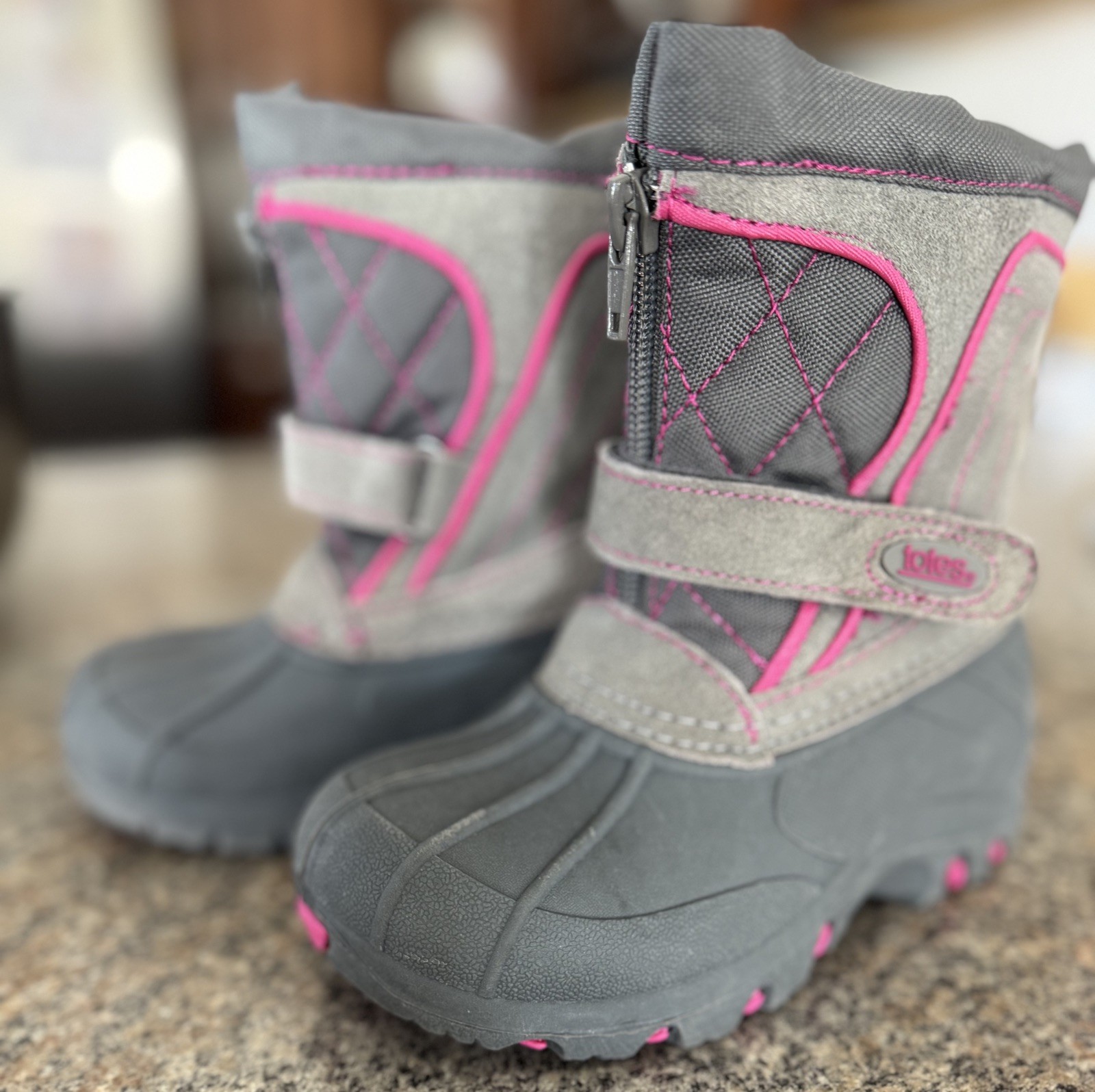 Girls Boots Size 8 Snow Boots TOTES Waterproof Padded Boot
