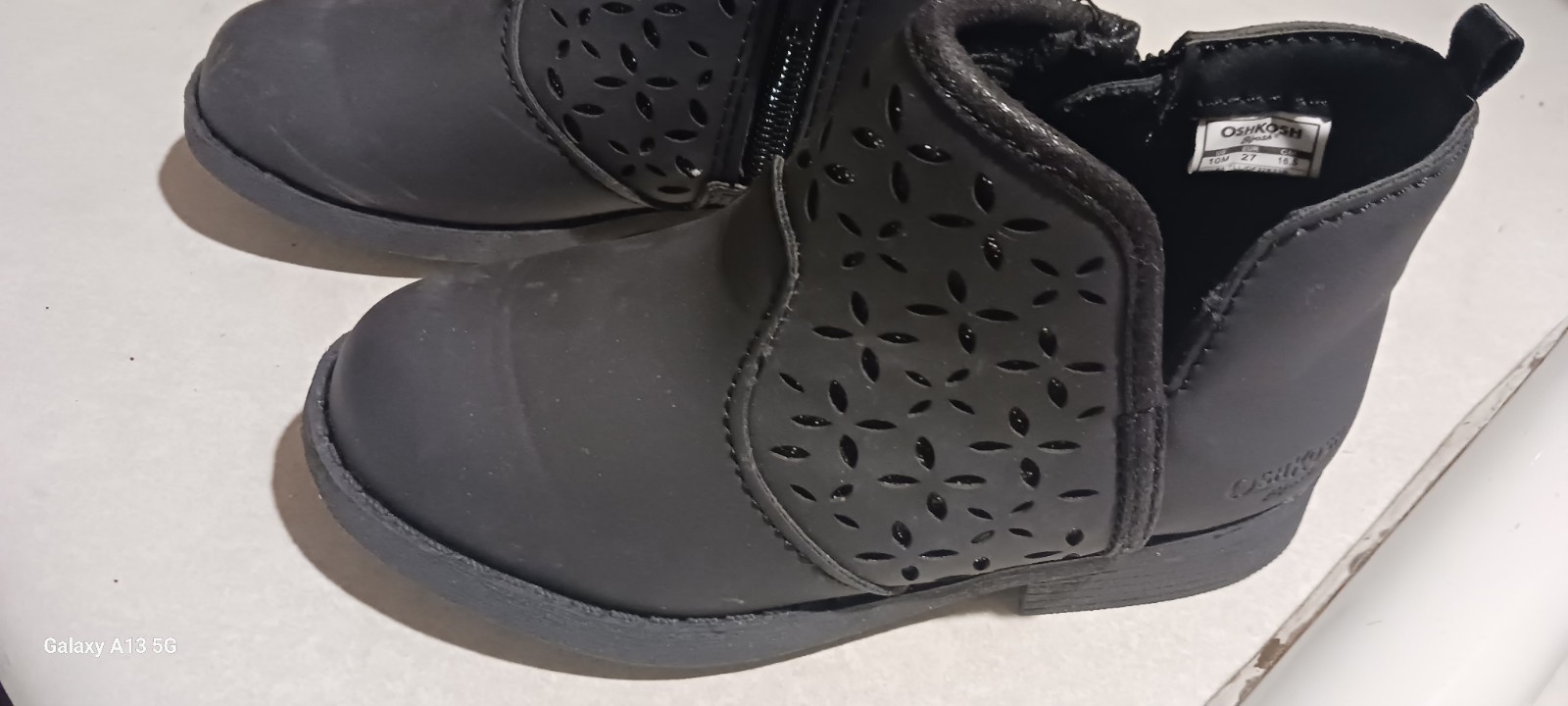 Osh Kosh  Girls Boots Size 10  For 4- 4.5 yr old. Black