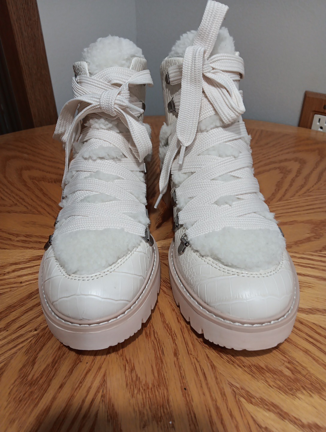 SIZE 8.5 LADIES Dolce Vita  Boots  Side & BACK Zip Lace Up NEW!!