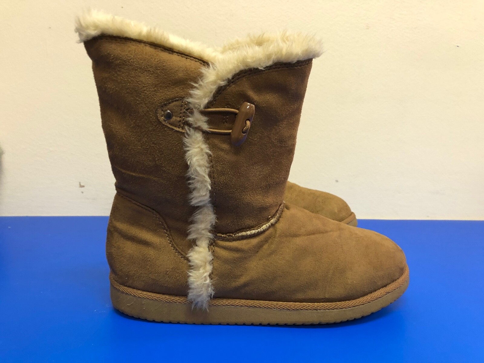 Airwalk Women Winter Boots Brown textile upper  Faux fur  Lining Size US 8.5