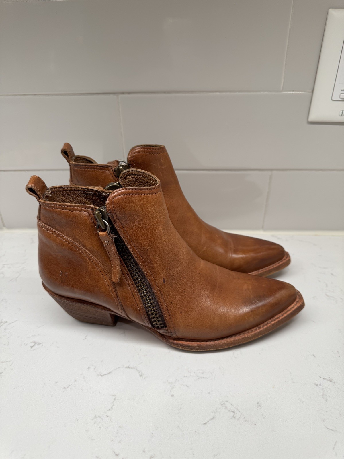 Frye  Sacha Moto Shortie Zipper Brown Leather Women Boots Size 7