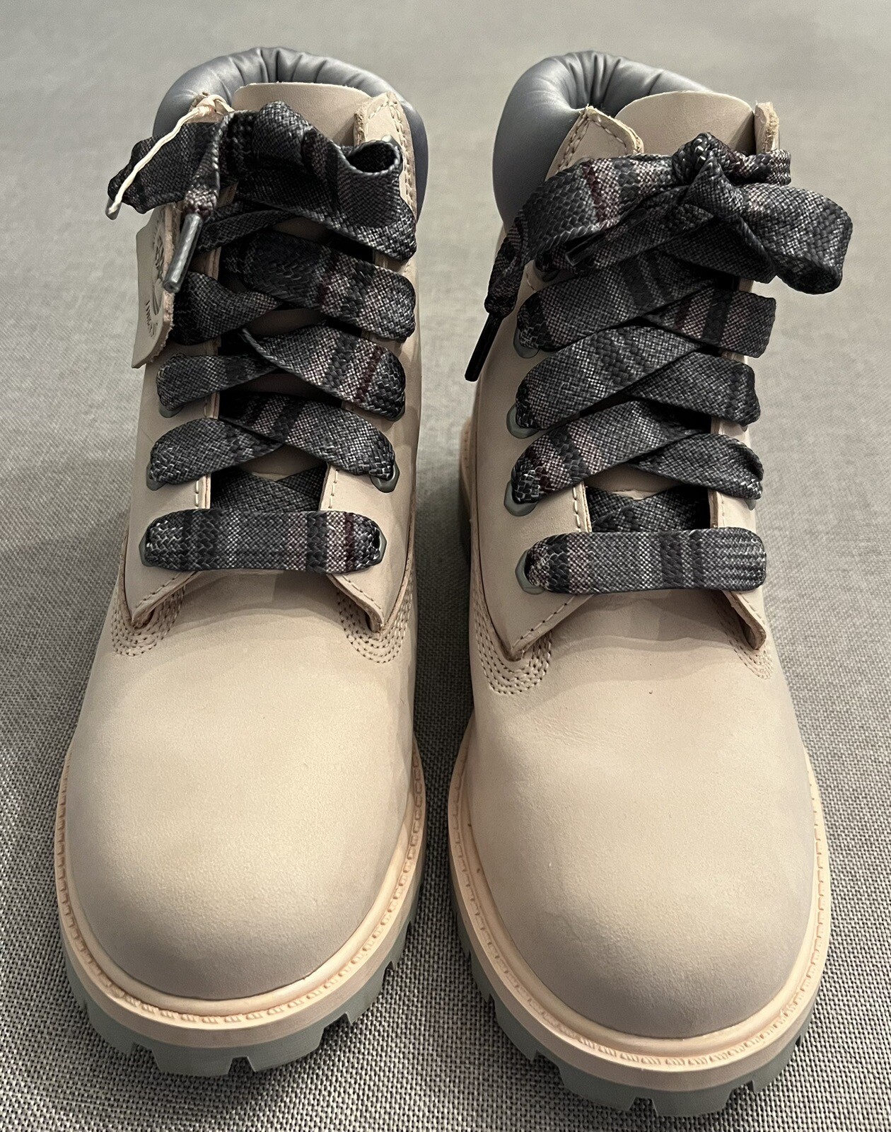 Timberland  Waterproof  Light Pink Youth Girls Boots Size 4