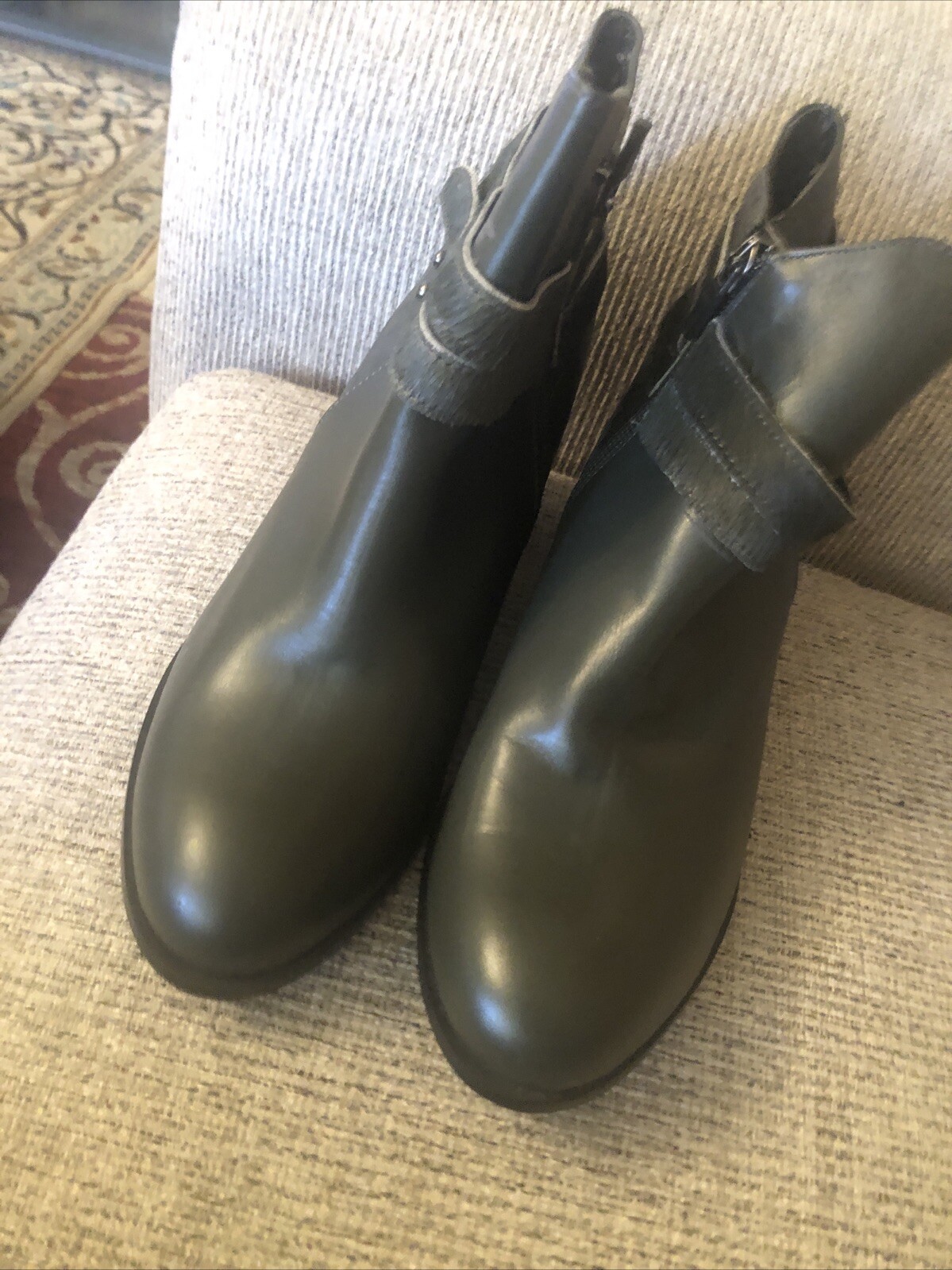 Sj Wani Women Boots Olive Color Size Us 8 (Korean Size 250) Zipper
