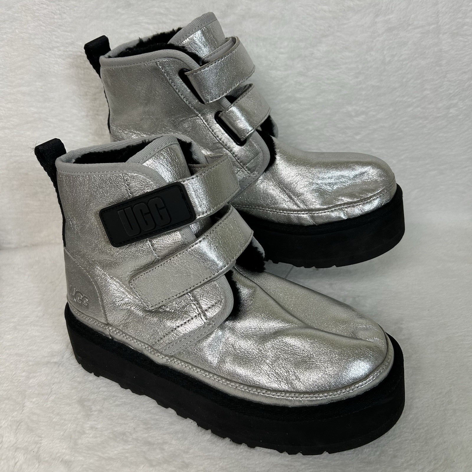 Ugg Kids Girls Boots Size 3 Silver Neumel Platform Metallic Leather