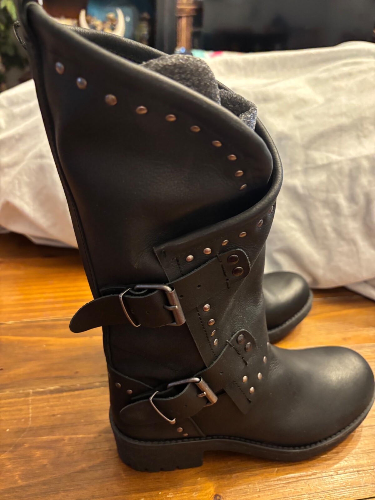 women boots size 6