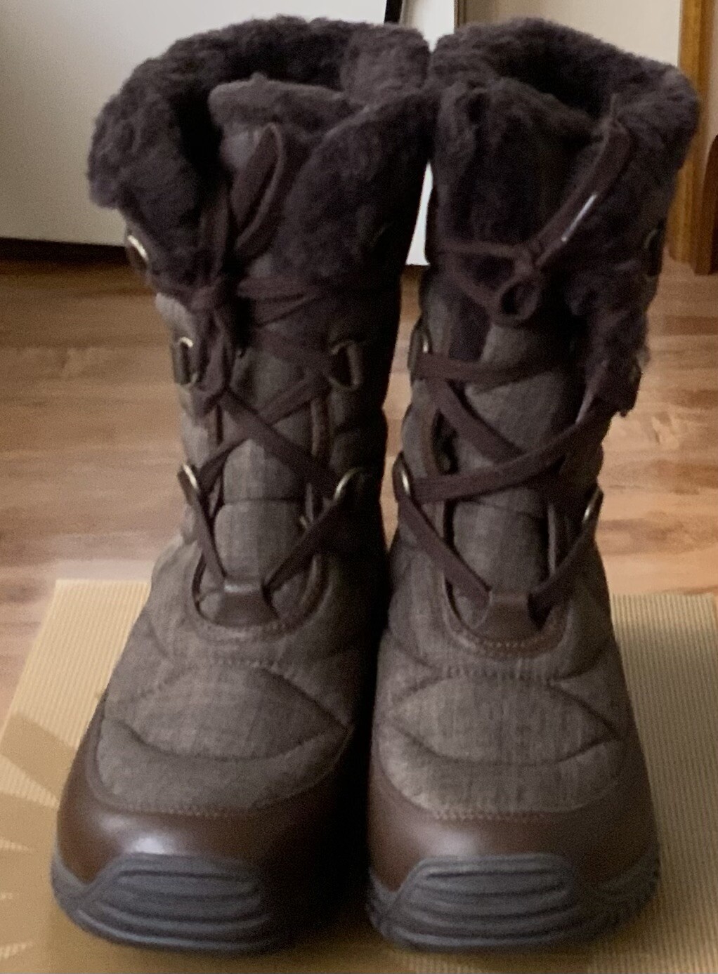 UGG Lorien Winter Women Boots Size 7 $57.00