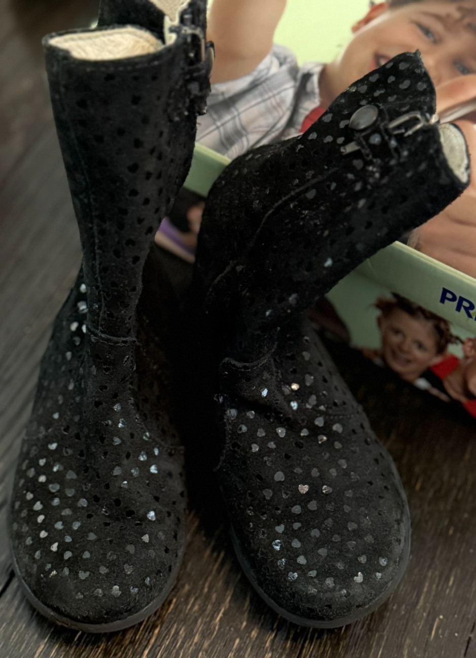 Primigi girls boots black zip dressy size 24