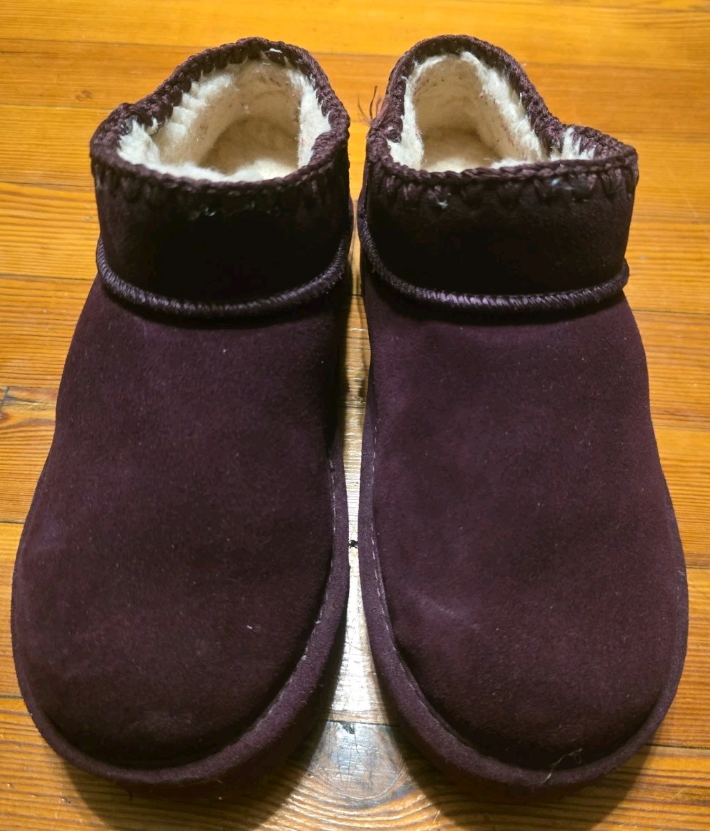 Bearpaw Women’s Size 8 Burgundy Suede Sheepskin Lined Mini Boots Slippers