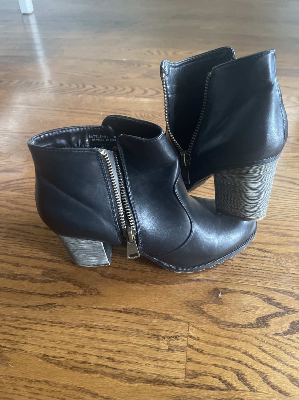 women boots size 10