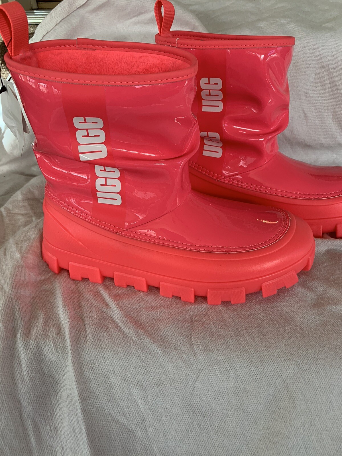 UGG Classic BRELLAH MINI Rain/Winter Girls Boots Big Kids Size 5 – Super Coral