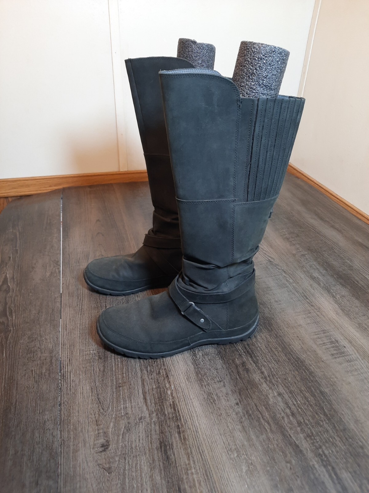 North face women boots size 9