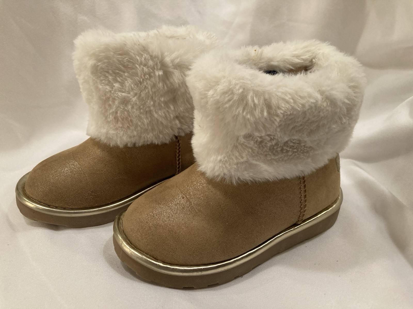 Nautica Boots Girls Size 8 Toddler EUC Faux Leather And Fur Gold Trim