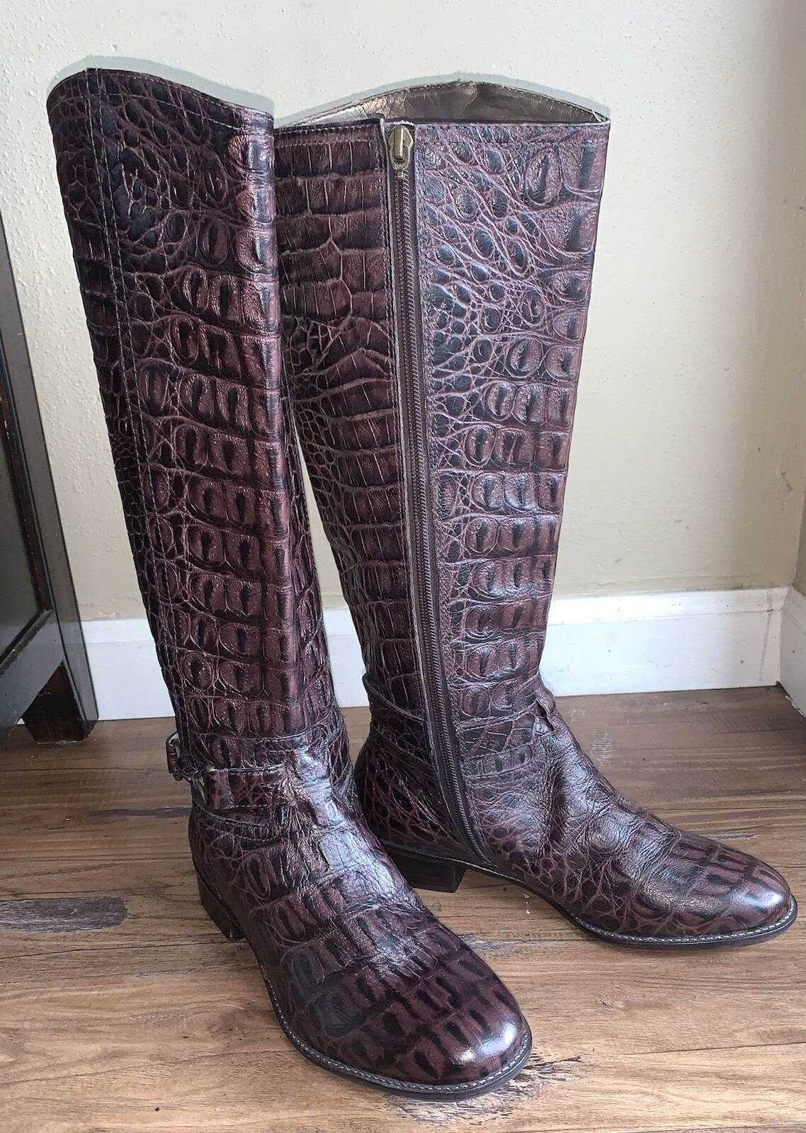NEW TALBOTS Women  Boots Sz. 7.5W Expresso  Crocodile Print Leather Missing tab