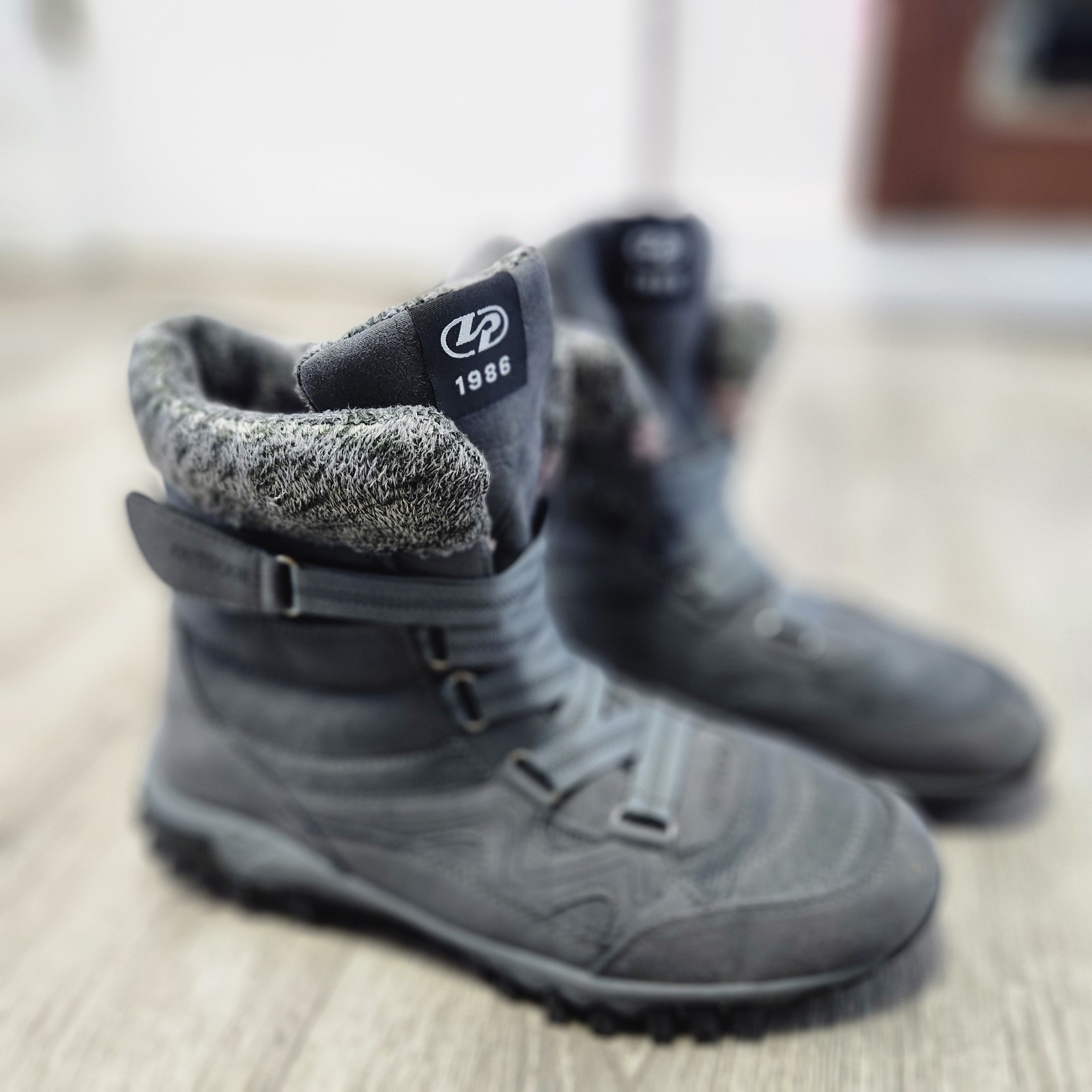 Women Winter Boots Size 10