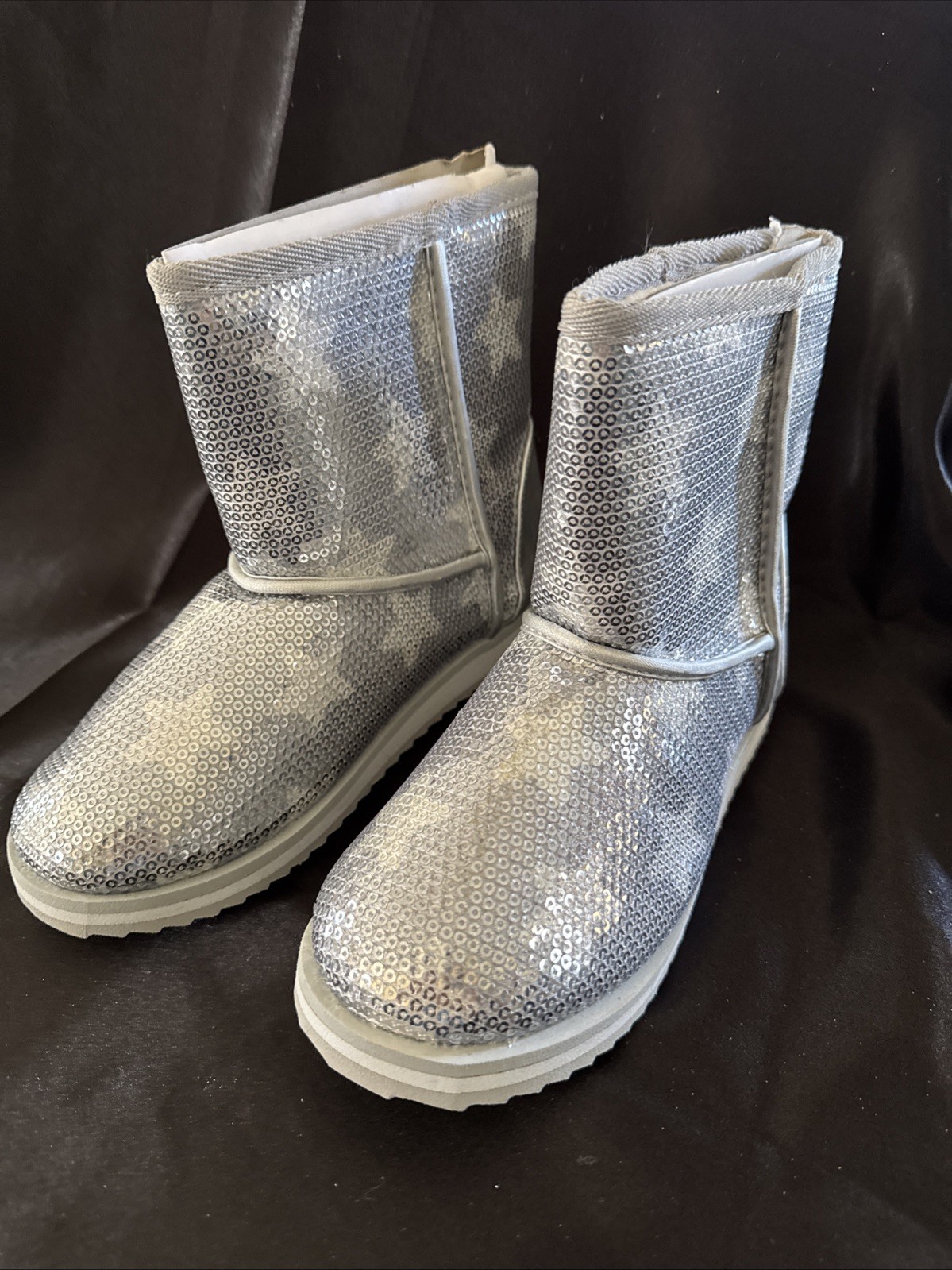 NWT Wonder Nation Girls Winter Boots sz 2 Silver Sequin Star Faux Fur Lined